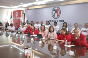 PRI Estado de México cuestiona contratos millonarios en el sector salud durante conferencia del 2 de junio