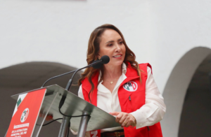 Cristina Ruiz toma protesta a la nueva dirigencia municipal del PRI en Toluca
